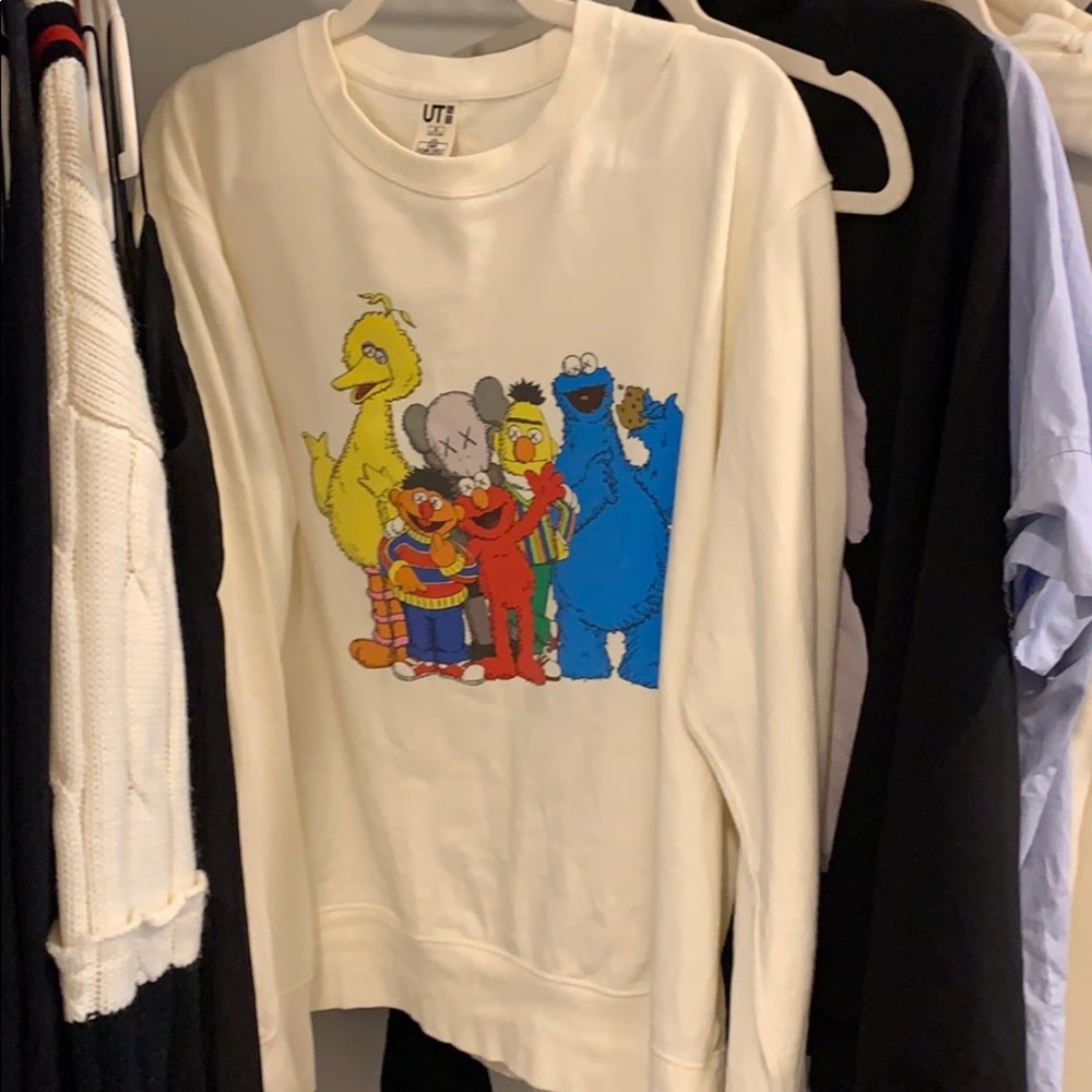 kaws x Sesame Street ut Medium size